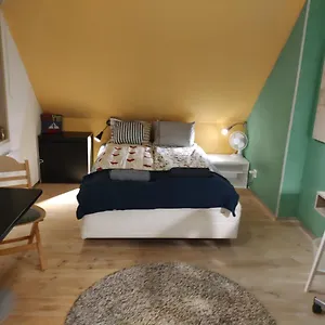 Pink House Room#1 Bed and breakfast